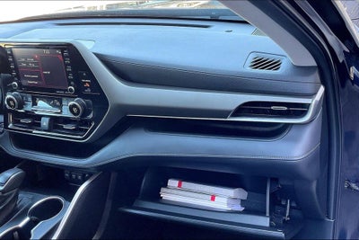 2021 Toyota Highlander LE