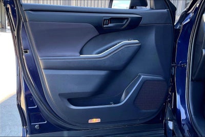 2021 Toyota Highlander LE