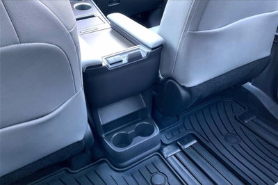 2022 Toyota Sienna XLE 8 Passenger