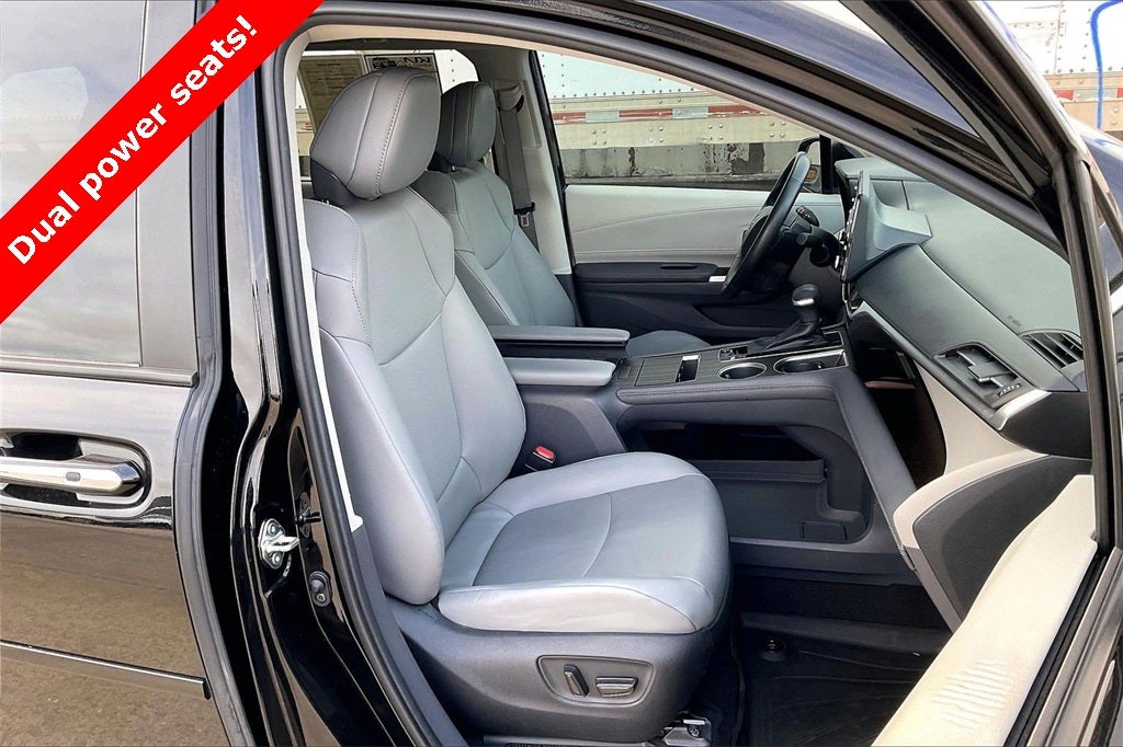 2022 Toyota Sienna XLE 8 Passenger