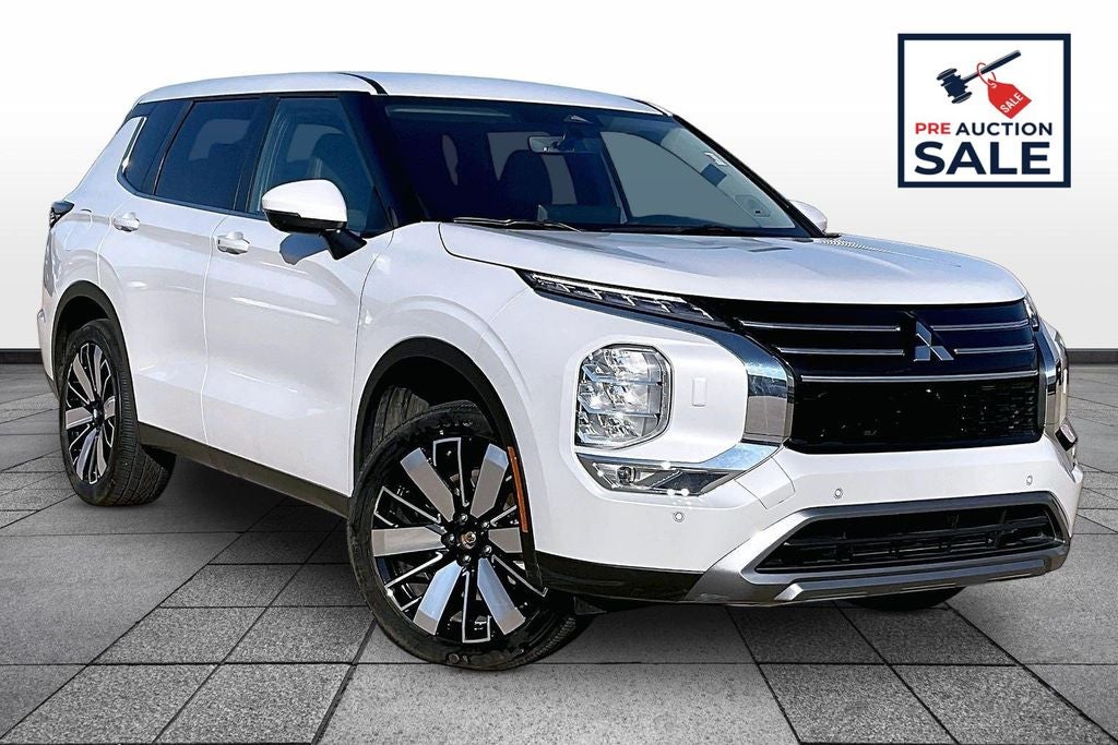 2025 Mitsubishi Outlander SE
