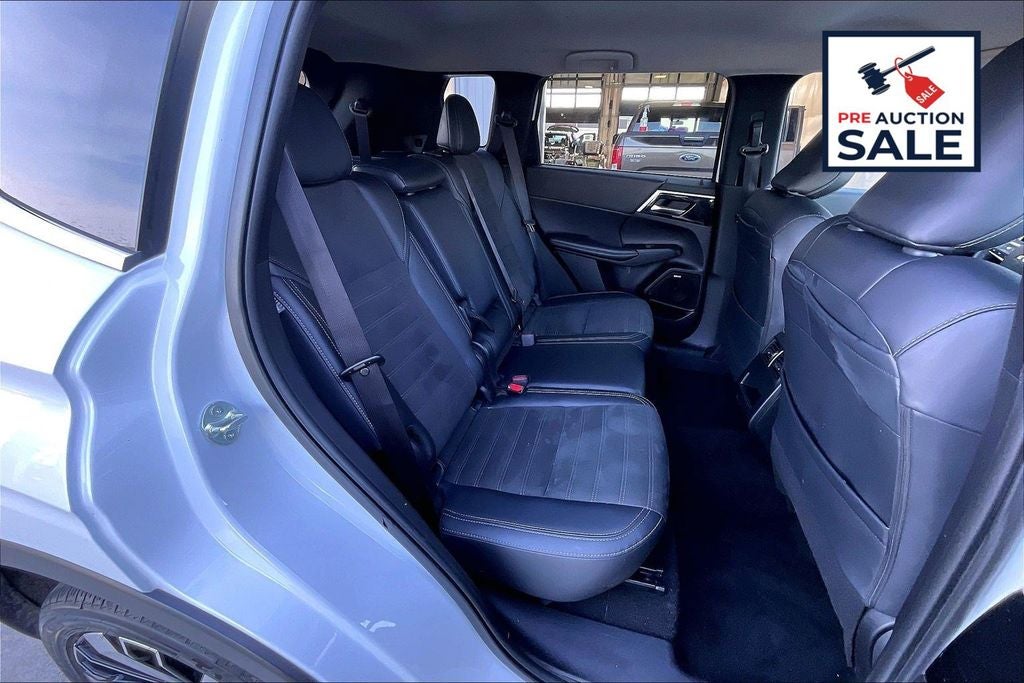 2025 Mitsubishi Outlander SE
