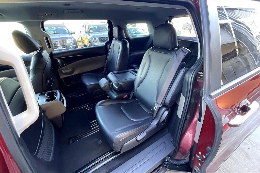 2025 Kia Carnival LXS