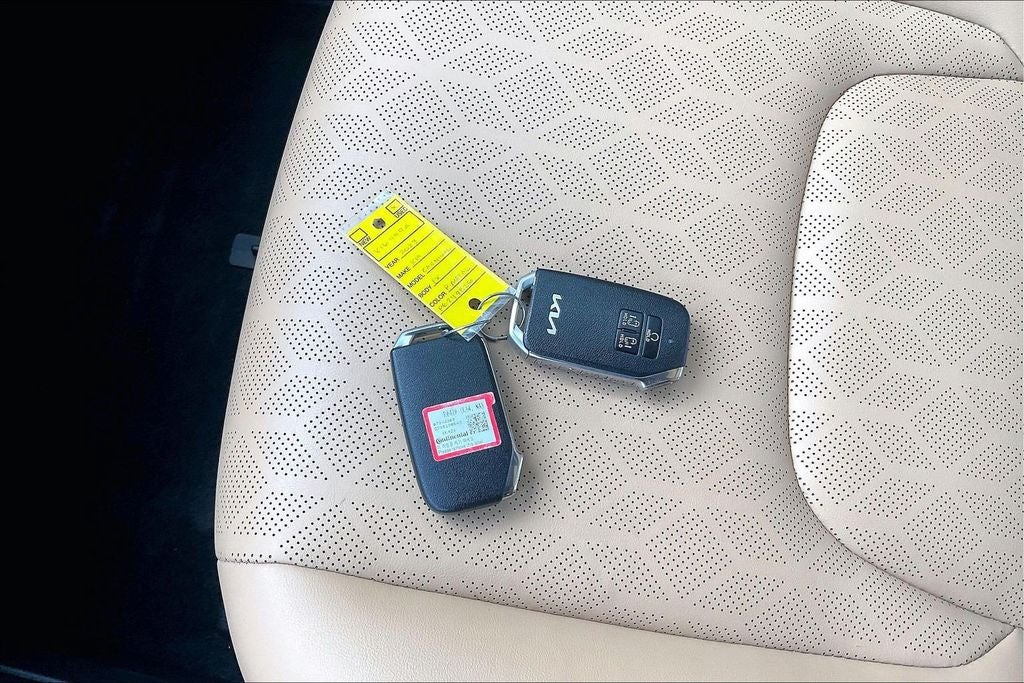 2023 Kia Carnival EX
