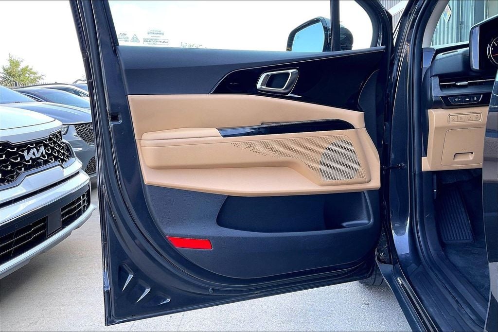 2023 Kia Carnival EX