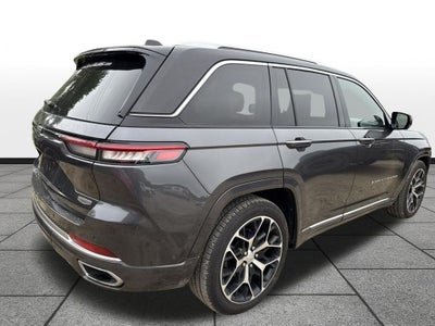 2022 Jeep Grand Cherokee Summit
