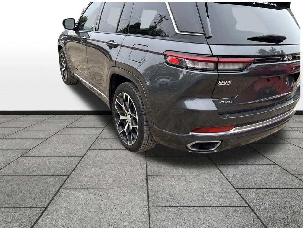 2022 Jeep Grand Cherokee Summit