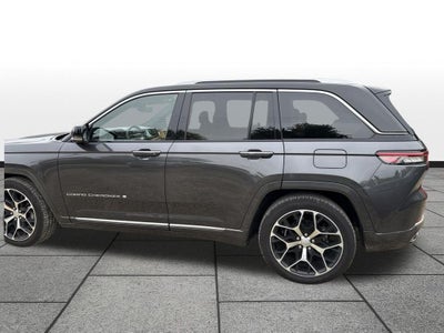 2022 Jeep Grand Cherokee Summit