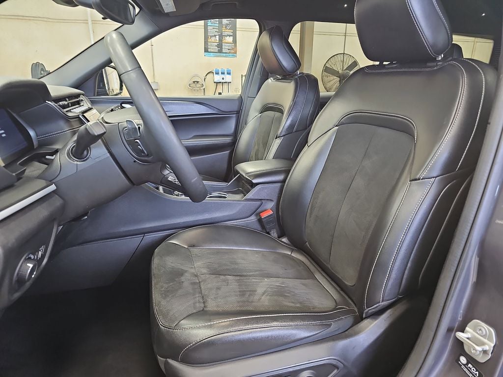 2024 Jeep Grand Cherokee L Altitude 4x4