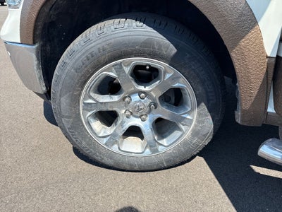 2017 RAM 1500 Laramie Crew Cab 4x4 5'7' Box