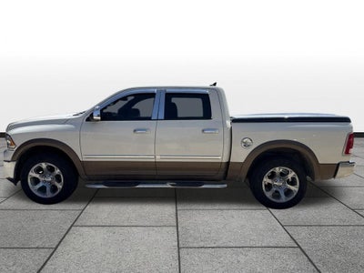 2017 RAM 1500 Laramie Crew Cab 4x4 5'7' Box