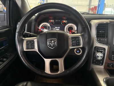 2017 RAM 1500 Laramie Crew Cab 4x4 5'7' Box