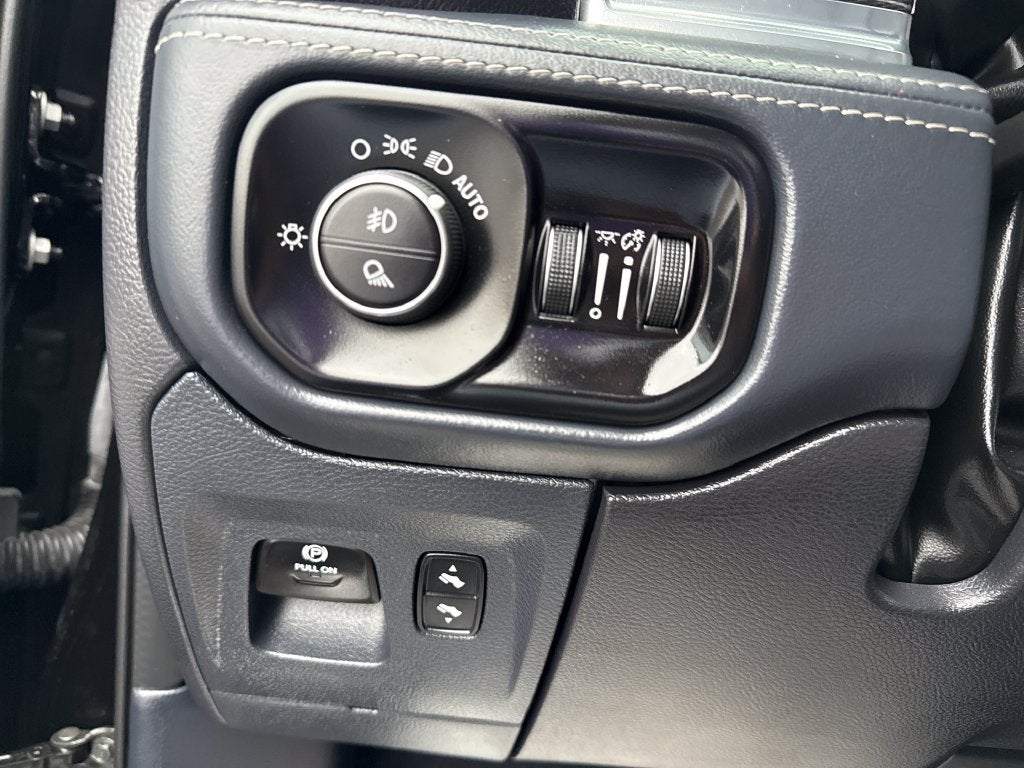 2024 RAM 1500 Limited Crew Cab 4x4 5'7' Box