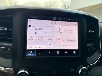 2022 RAM 1500 Laramie Crew Cab 4x4 5'7' Box