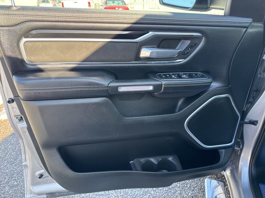 2020 RAM 1500 Laramie Crew Cab 4x4 5'7' Box