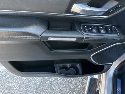 2020 RAM 1500 Laramie Crew Cab 4x4 5'7' Box