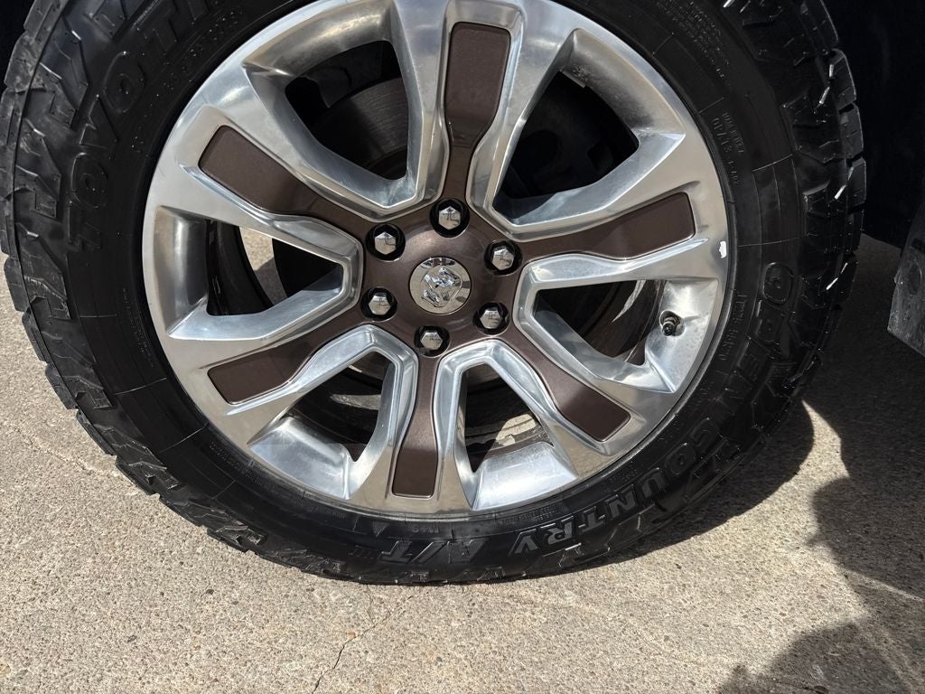 2020 RAM 1500 Laramie Longhorn Crew Cab 4x4 5'7' Box