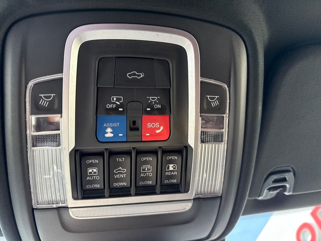 2020 RAM 1500 Laramie Longhorn Crew Cab 4x4 5'7' Box