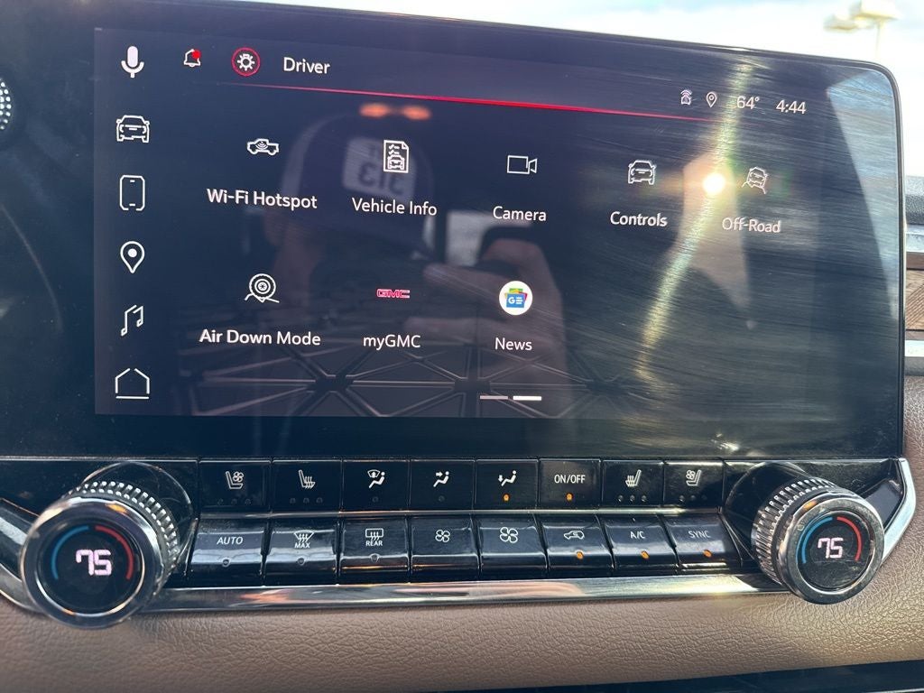 2023 GMC Canyon 4WD Crew Cab Short Box Denali