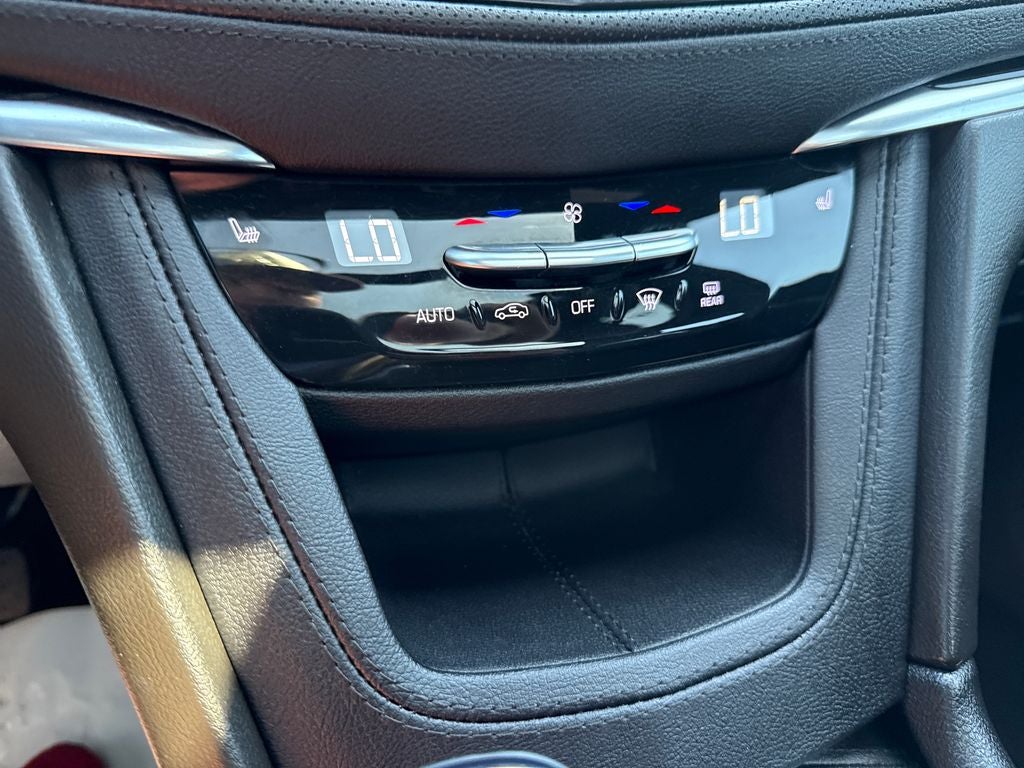 2023 Cadillac XT6 Luxury