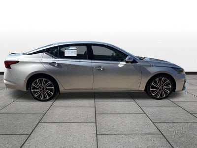 2023 Nissan Altima SL FWD