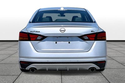 2023 Nissan Altima SL FWD