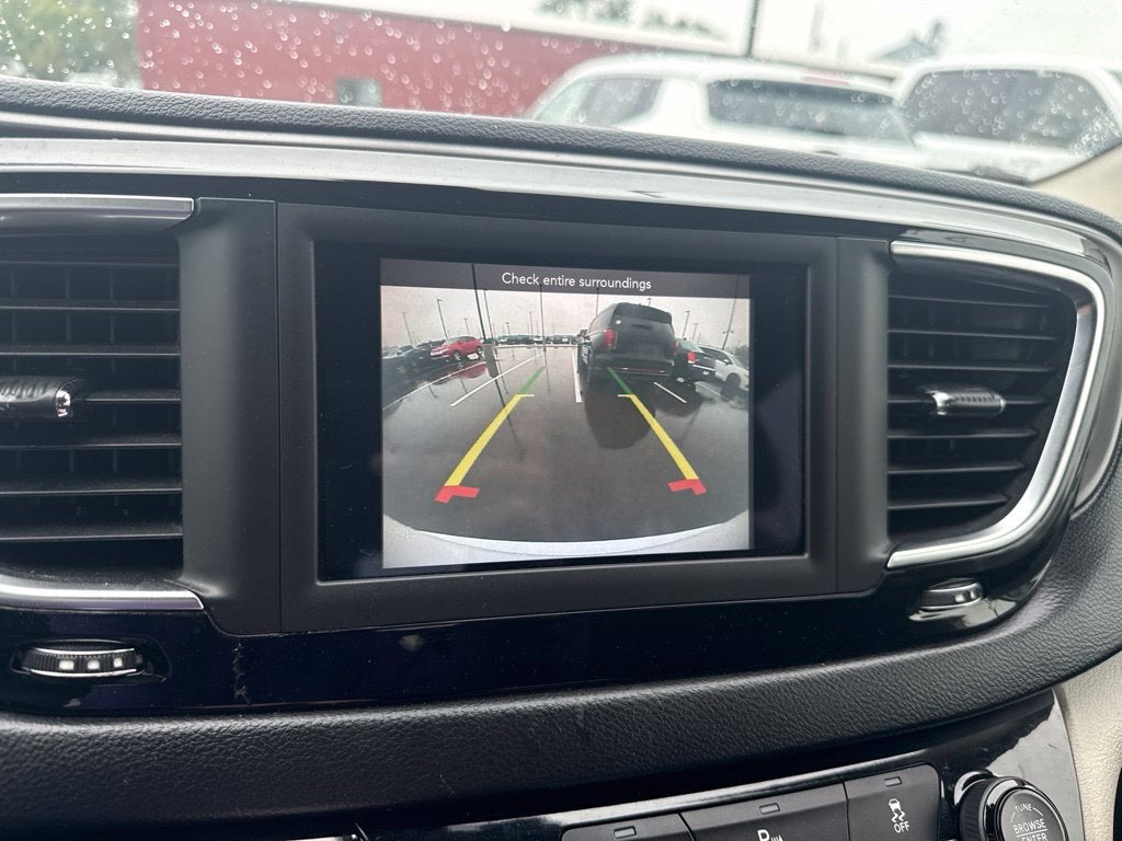 2020 Chrysler Pacifica Touring