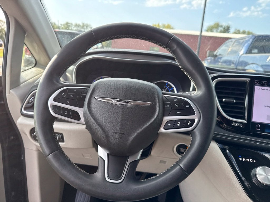 2023 Chrysler Pacifica Hybrid Touring L