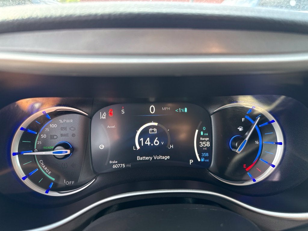 2023 Chrysler Pacifica Hybrid Touring L