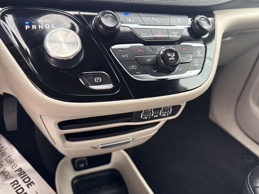 2023 Chrysler Pacifica Hybrid Touring L