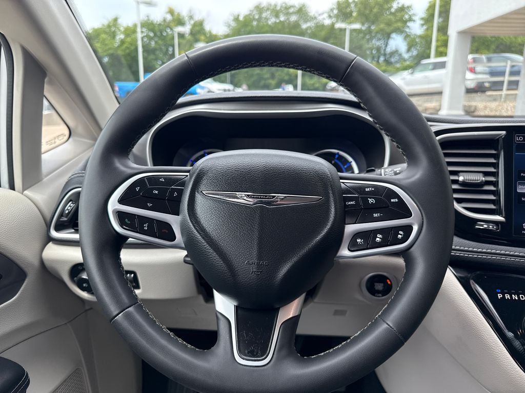 2024 Chrysler Pacifica Hybrid Select
