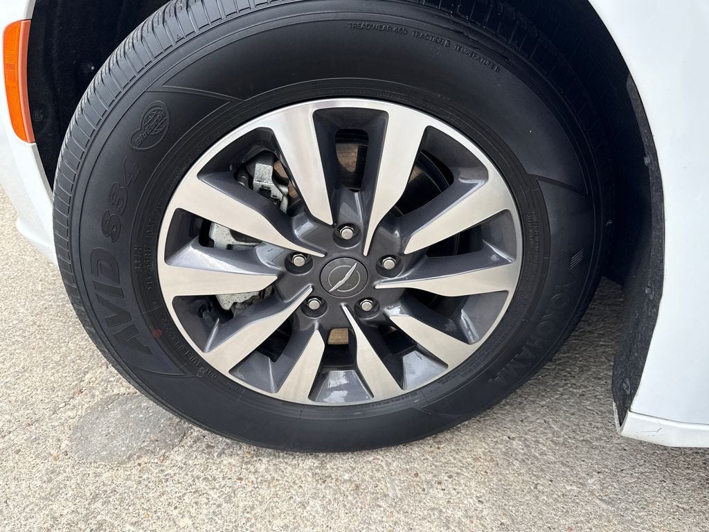 2024 Chrysler Pacifica Hybrid Select