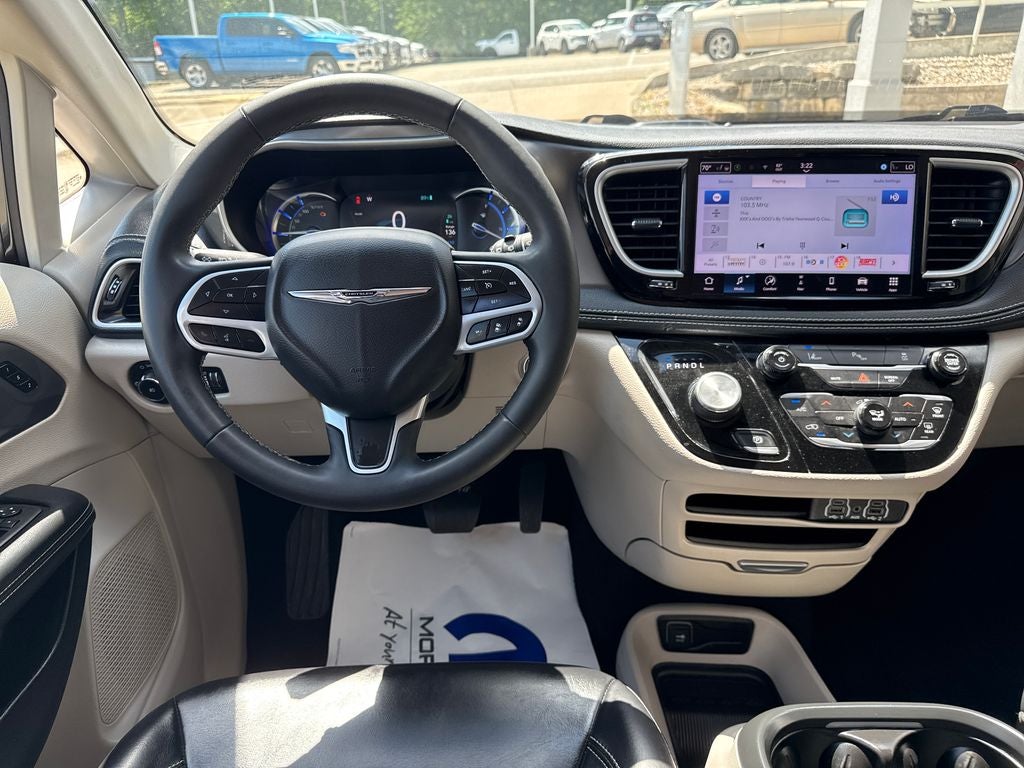 2024 Chrysler Pacifica Hybrid Select