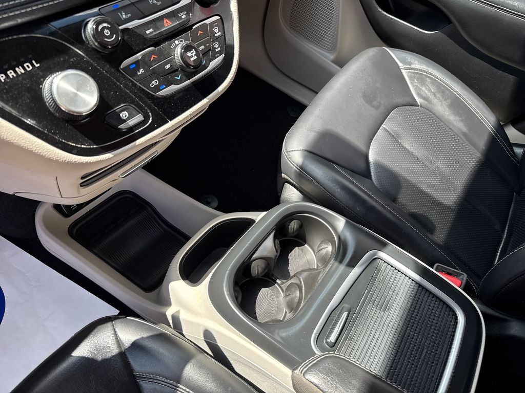 2024 Chrysler Pacifica Hybrid Select