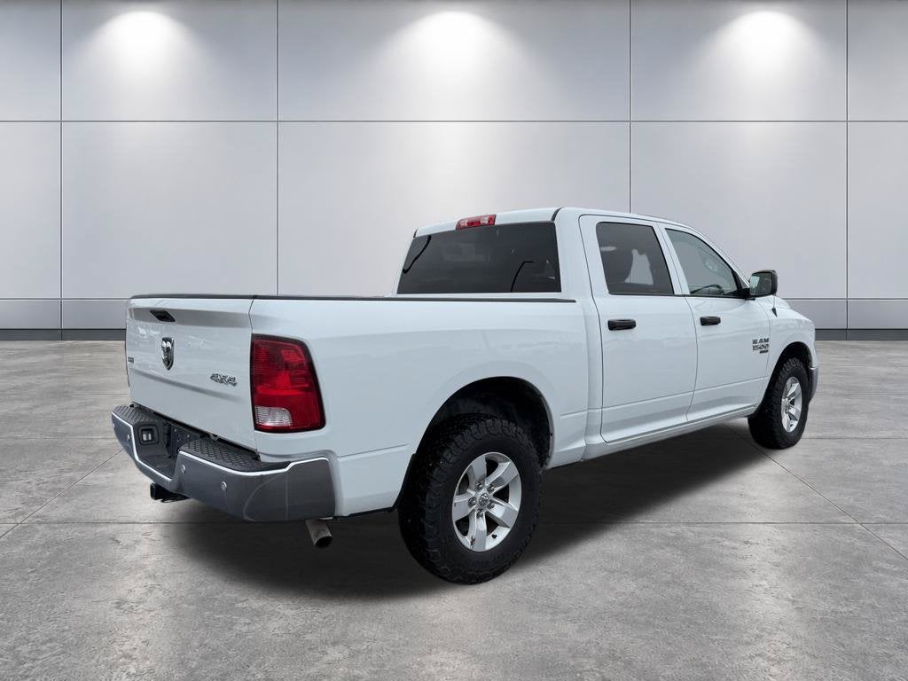 2022 RAM 1500 Classic SLT Crew Cab 4x4 5'7' Box