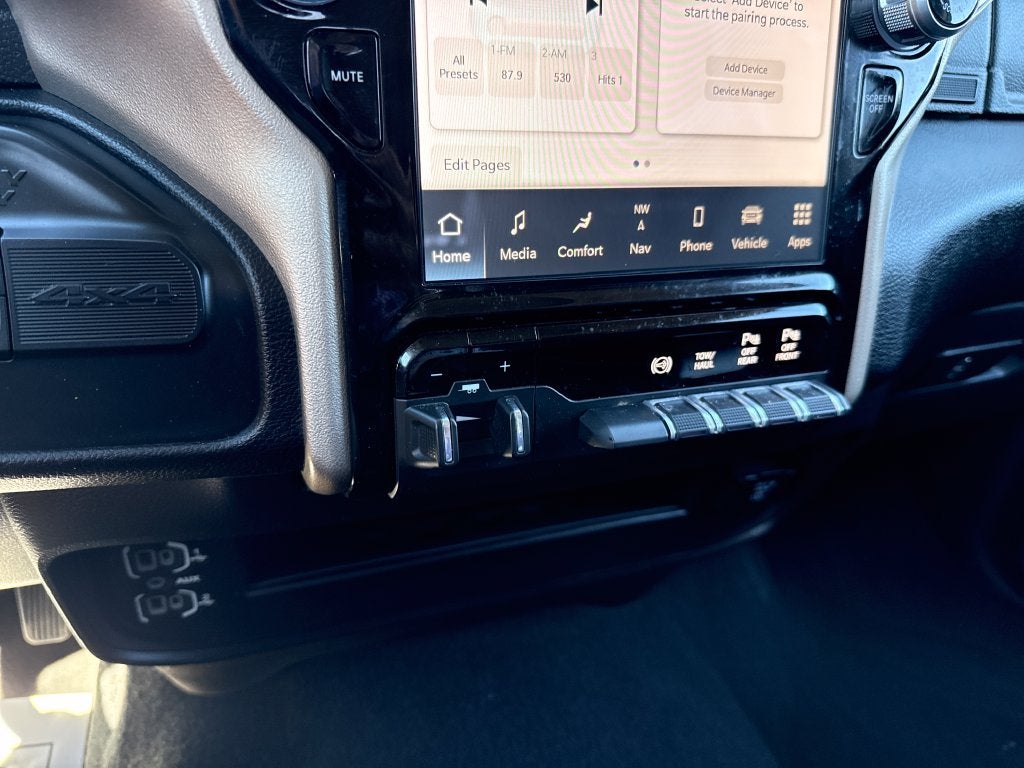 2023 RAM 2500 Laramie Crew Cab 4x4 6'4' Box