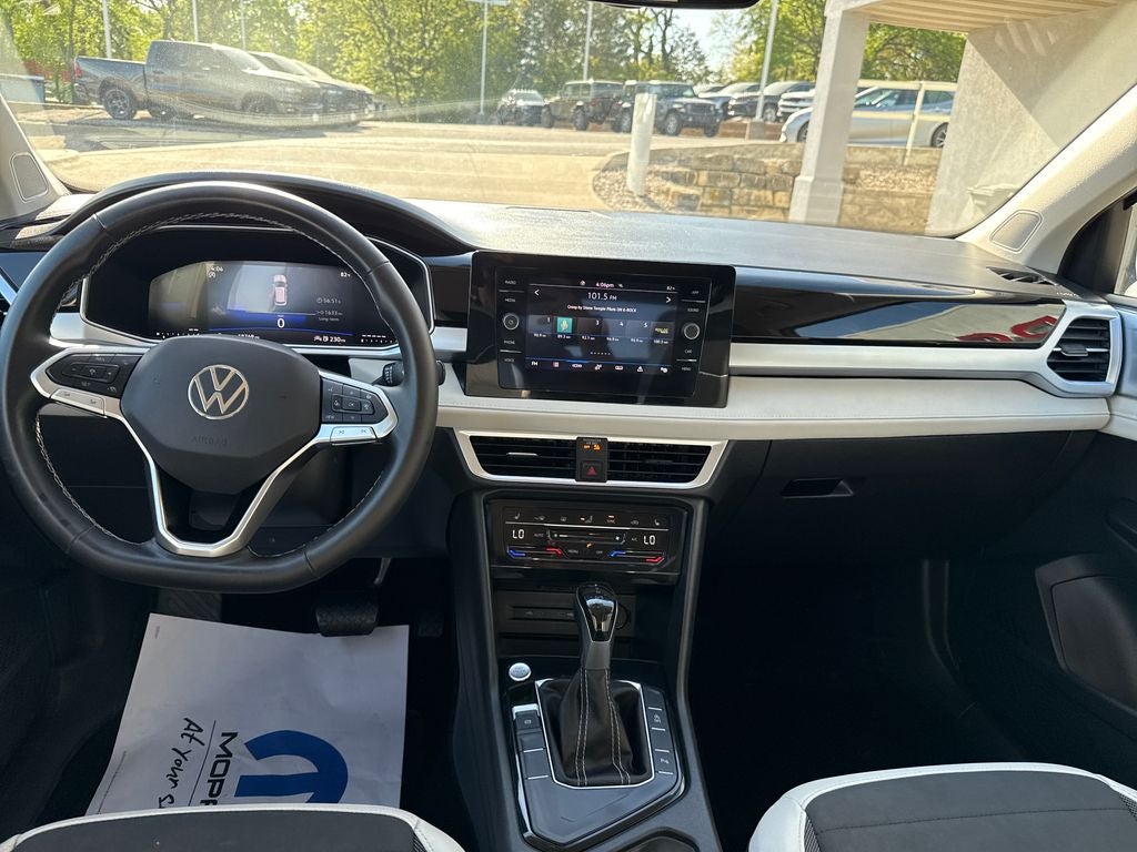 2025 Volkswagen Taos 1.5T SE