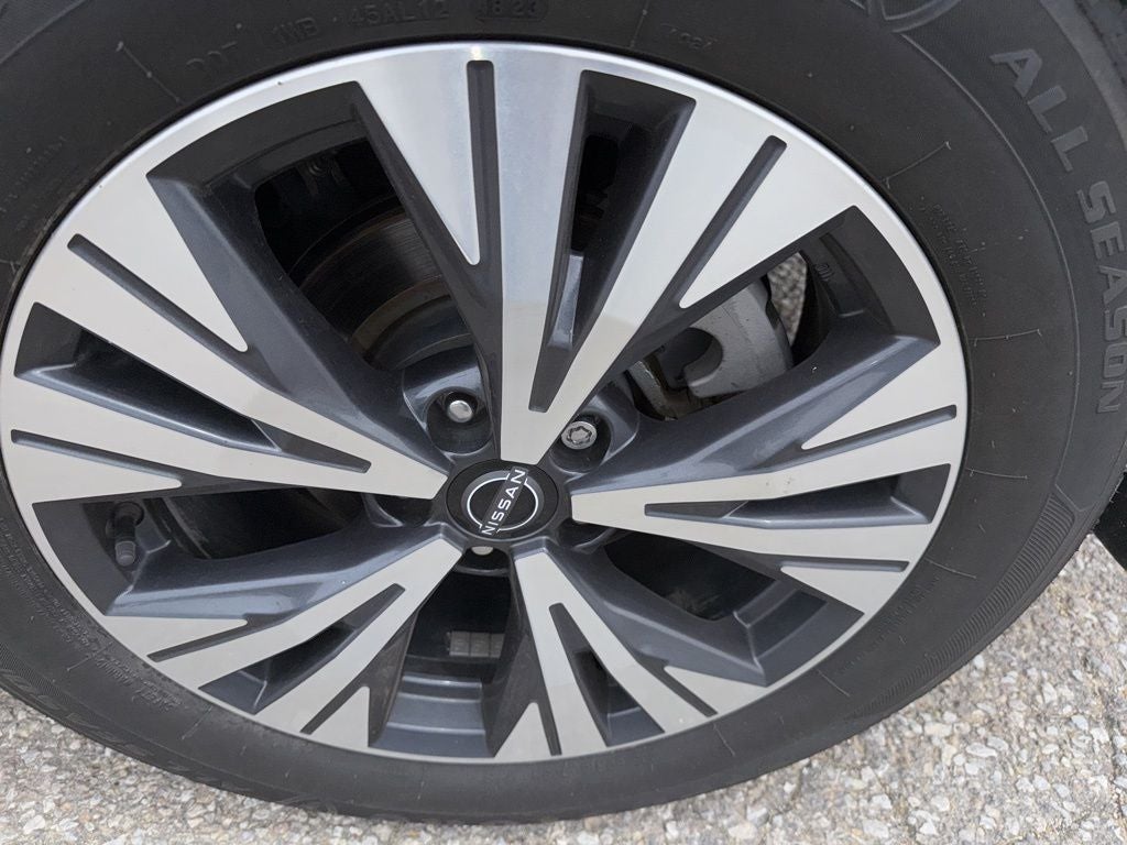 2022 Nissan Rogue SV FWD