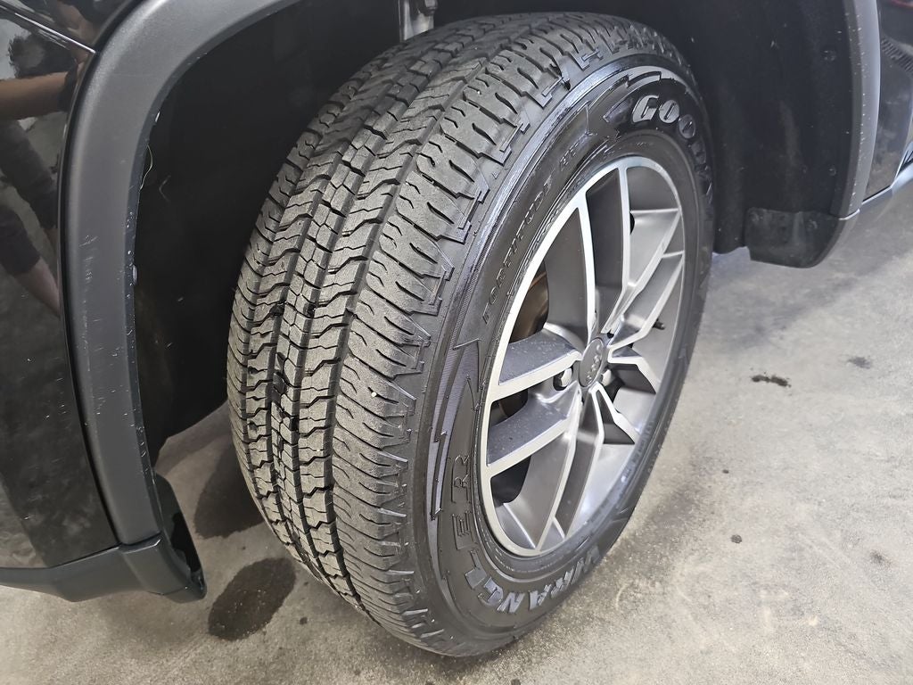 2020 Jeep Grand Cherokee Laredo
