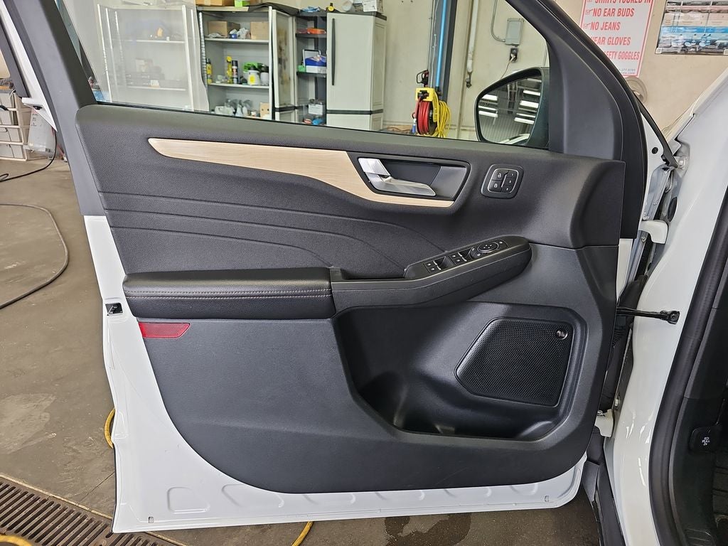2021 Ford Escape Hybrid Titanium