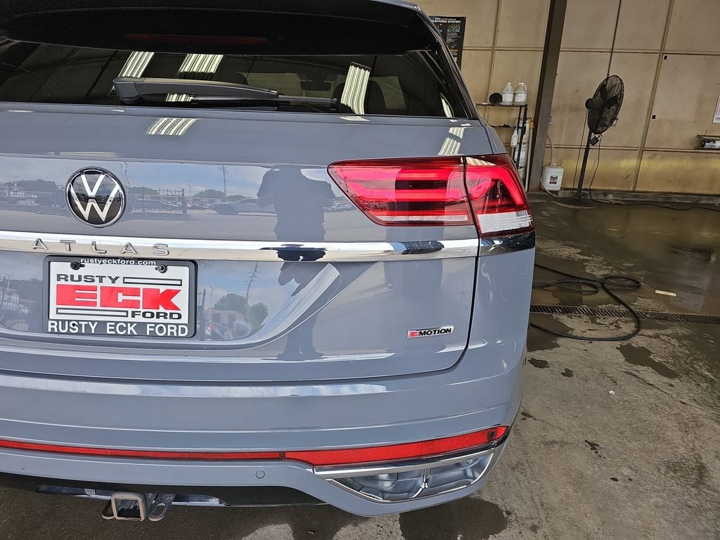 2022 Volkswagen Atlas Cross Sport 3.6L V6 SEL R-Line