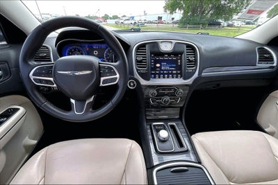 2018 Chrysler 300 Touring