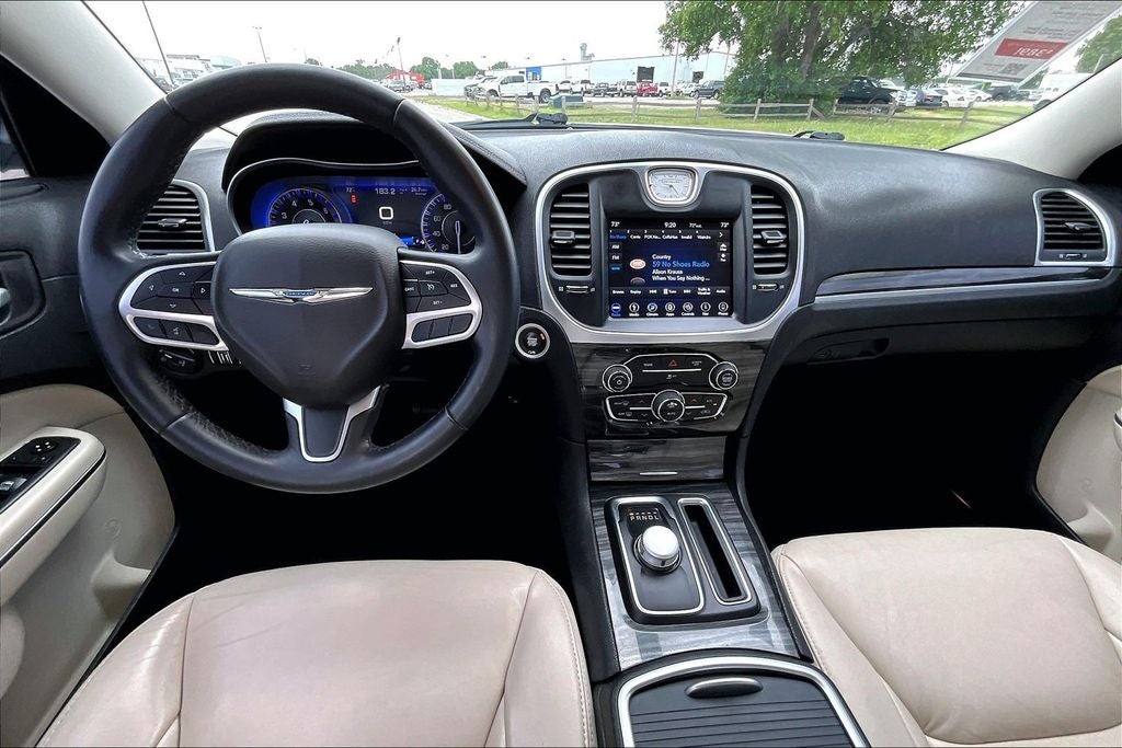 2018 Chrysler 300 Touring