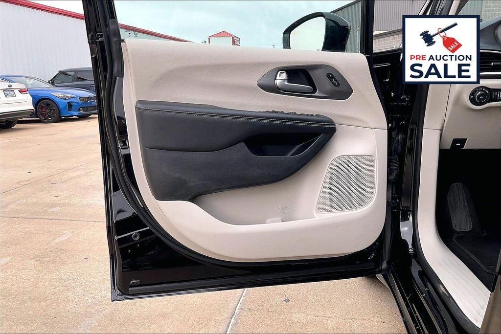 2024 Chrysler Pacifica Touring L