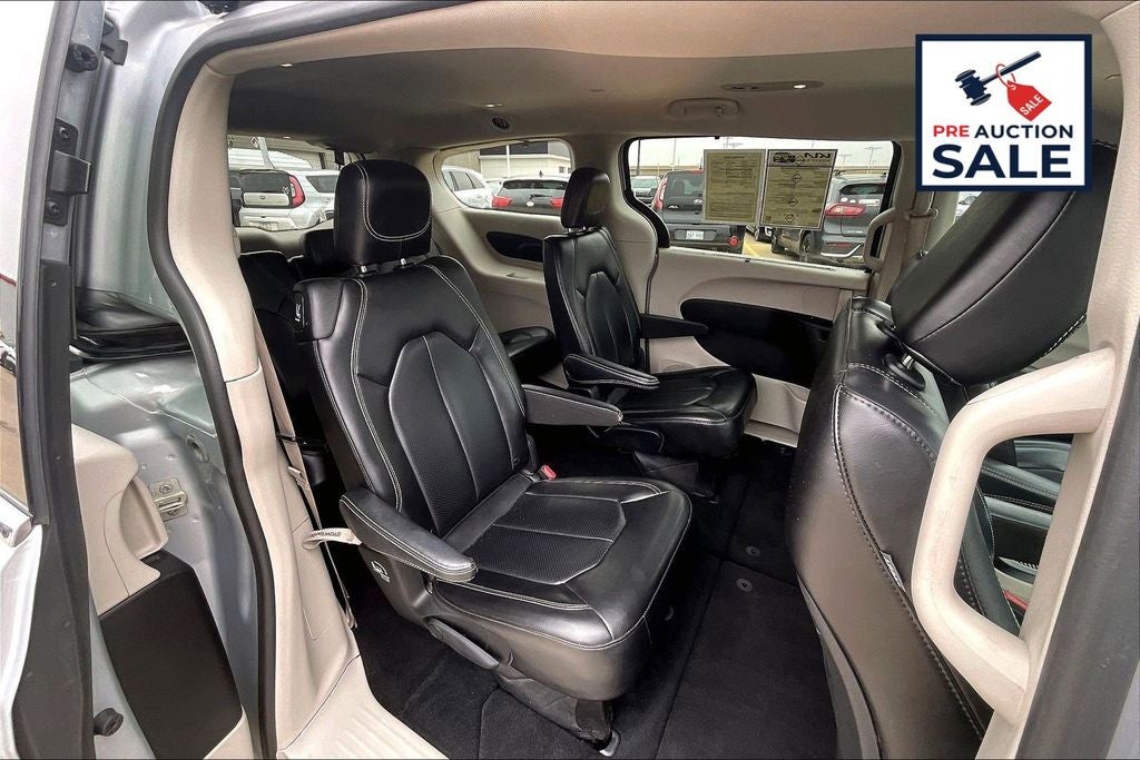 2023 Chrysler Pacifica Touring L