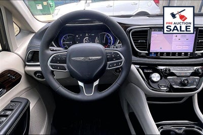 2023 Chrysler Pacifica Hybrid Limited