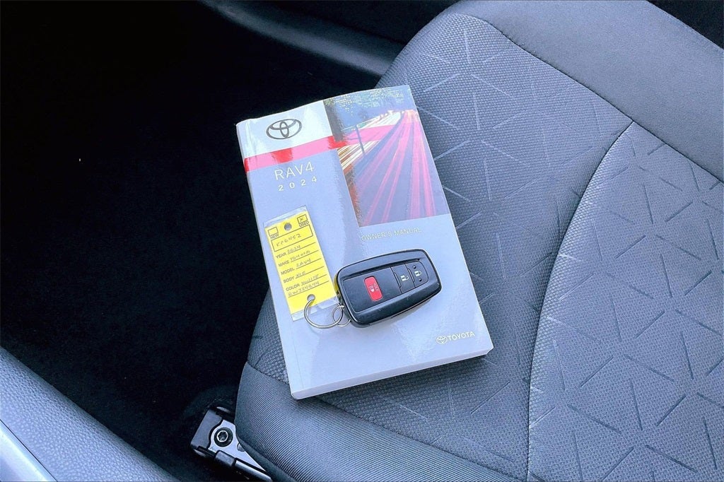 2024 Toyota RAV4 XLE