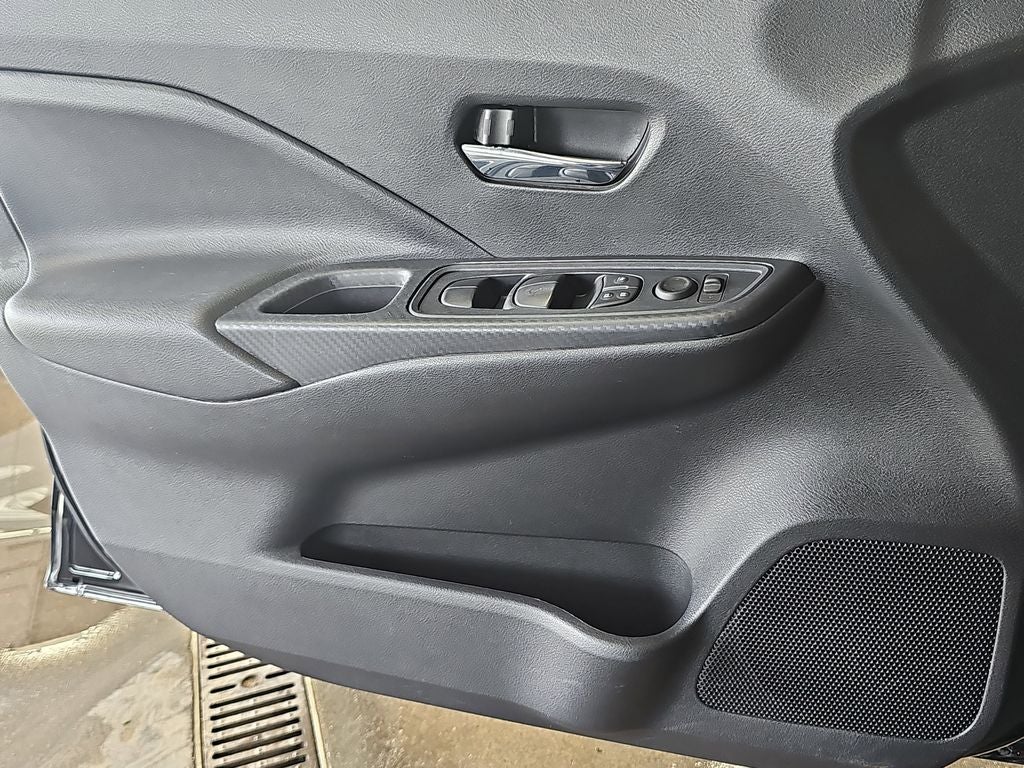 2023 Nissan Versa 1.6 SV