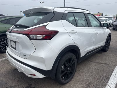 2022 Nissan Kicks SR