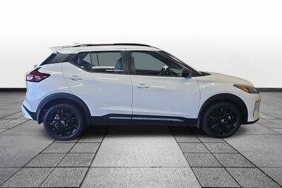 2022 Nissan Kicks SR